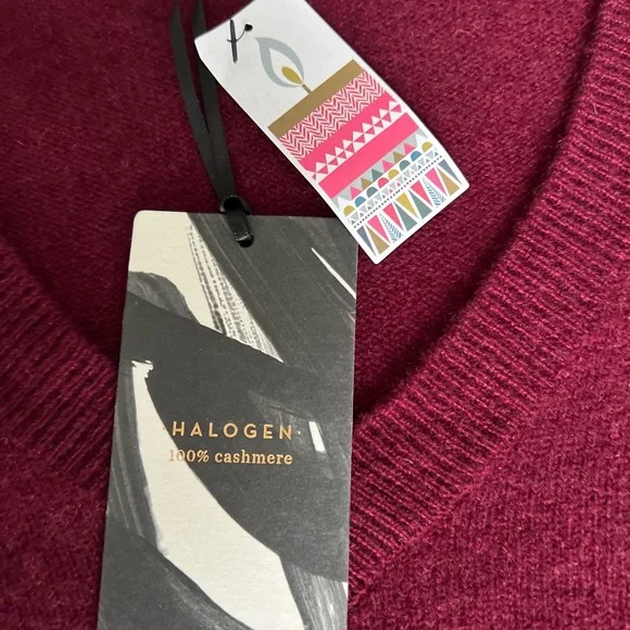 NWT Women's V-Neck Sweater - 100% Cashmere - Burgundy - Picture 3 of 6